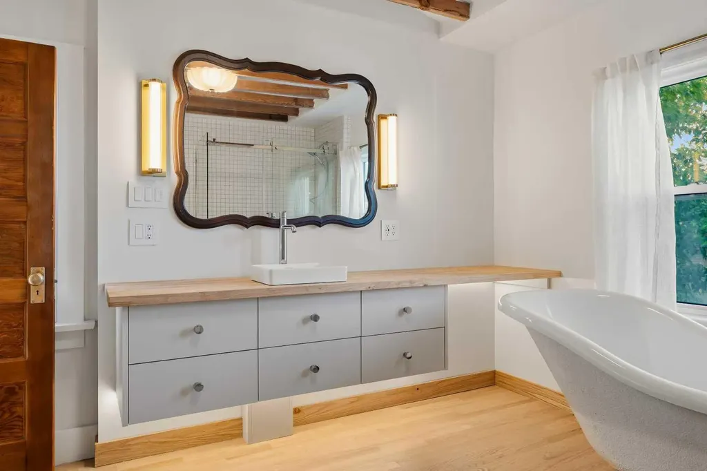 3222 1 Street NE Calgary AB T2E3C5