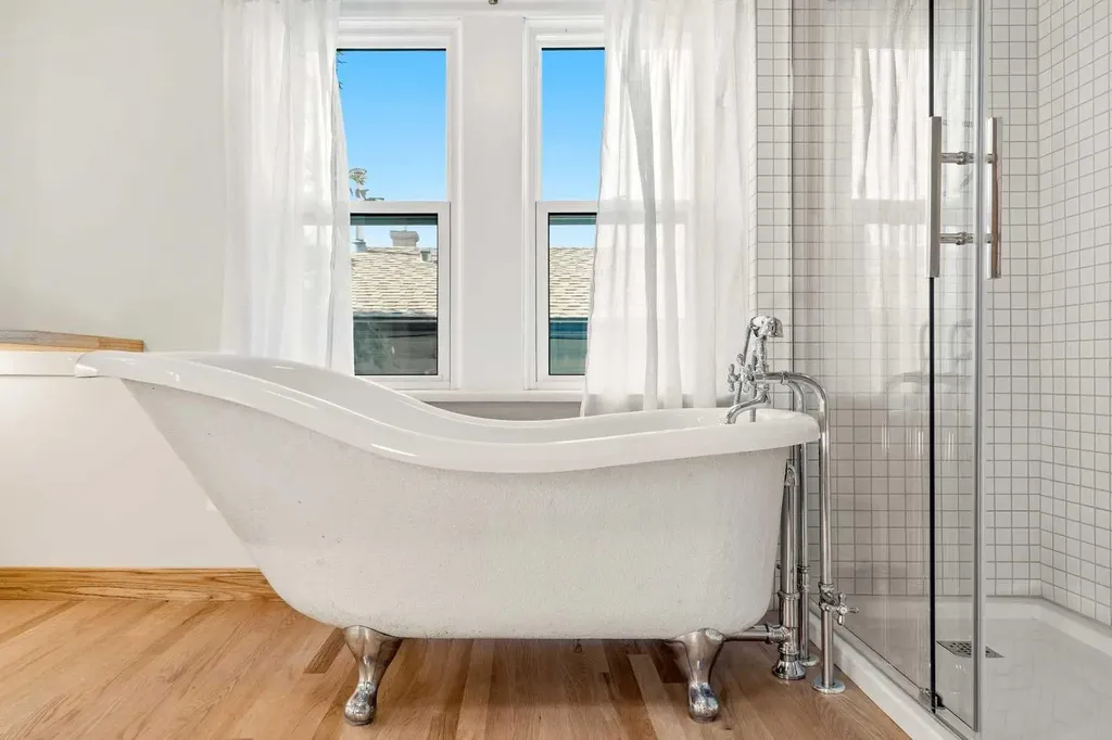 3222 1 Street NE Calgary AB T2E3C5
