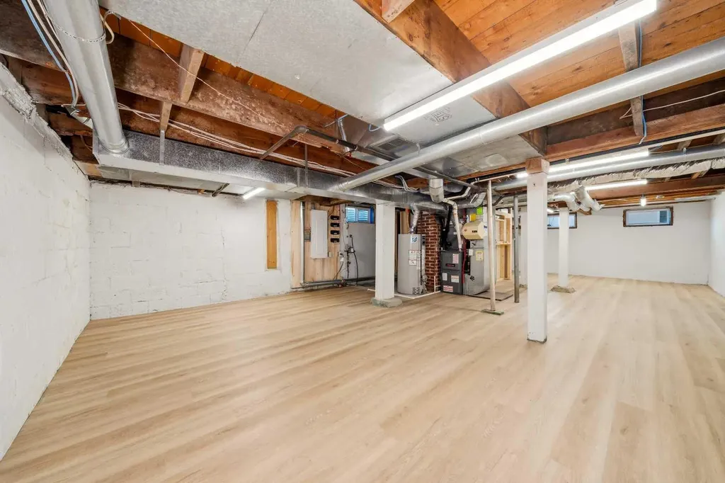 3222 1 Street NE Calgary AB T2E3C5