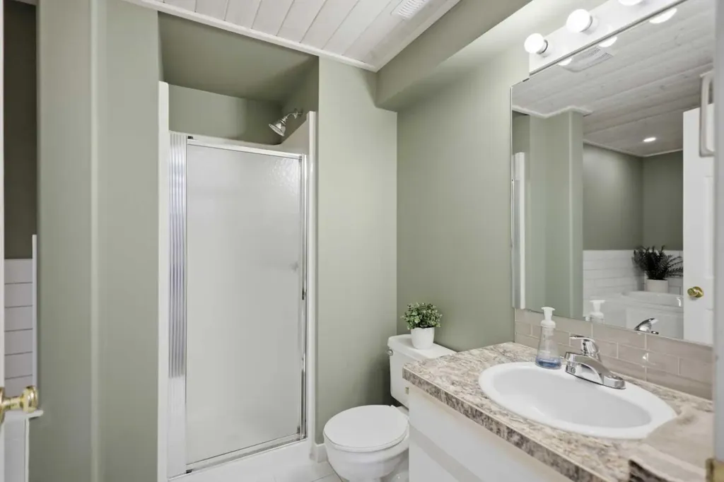 5418 46 Street Lacombe AB T4L 1H2