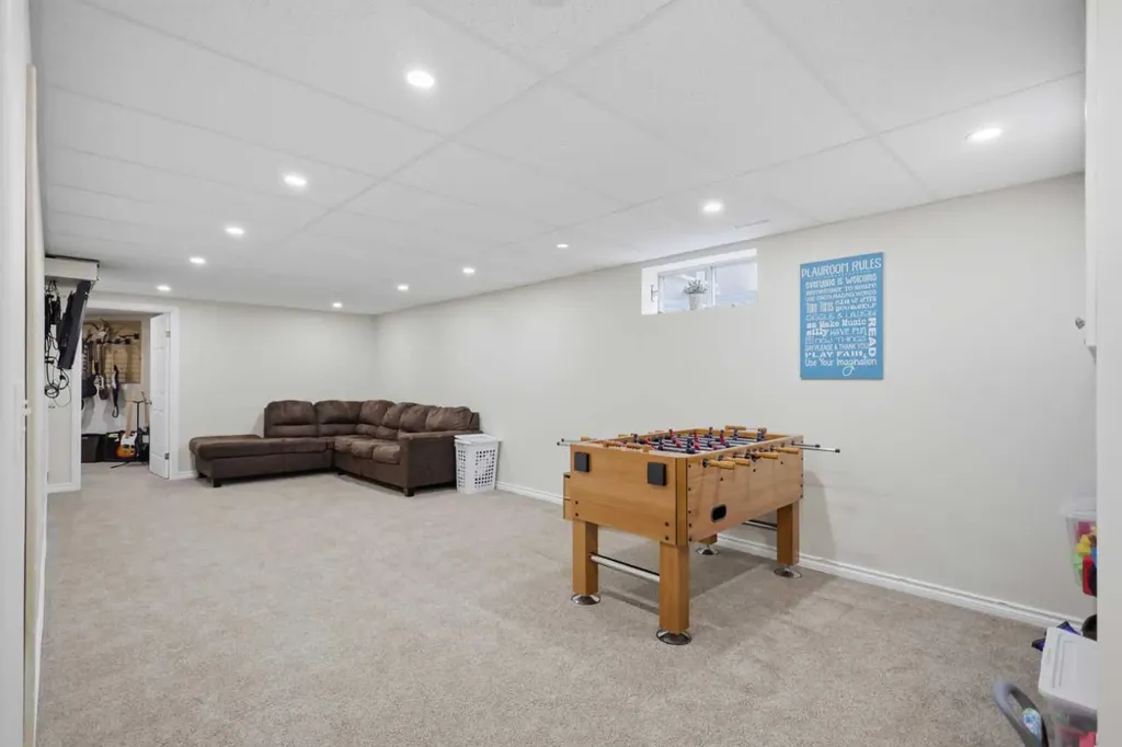 5418 46 Street Lacombe AB T4L 1H2