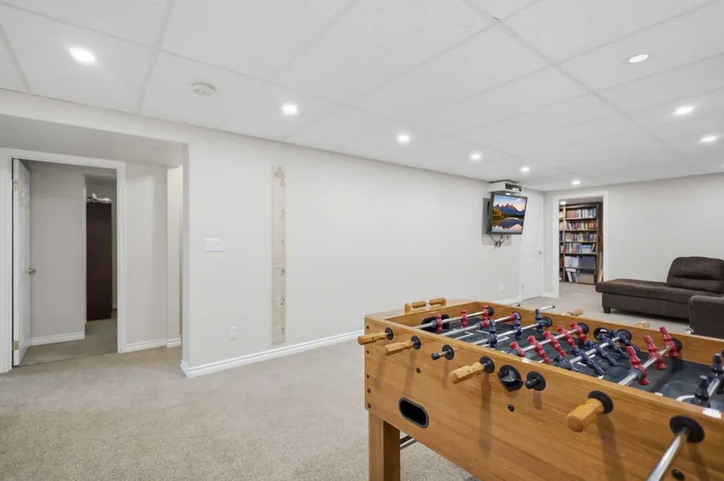 5418 46 Street Lacombe AB T4L 1H2