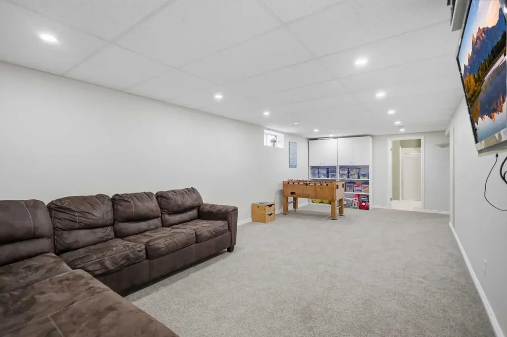 5418 46 Street Lacombe AB T4L 1H2
