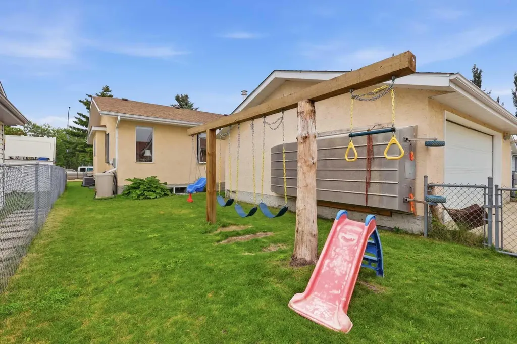 5418 46 Street Lacombe AB T4L 1H2