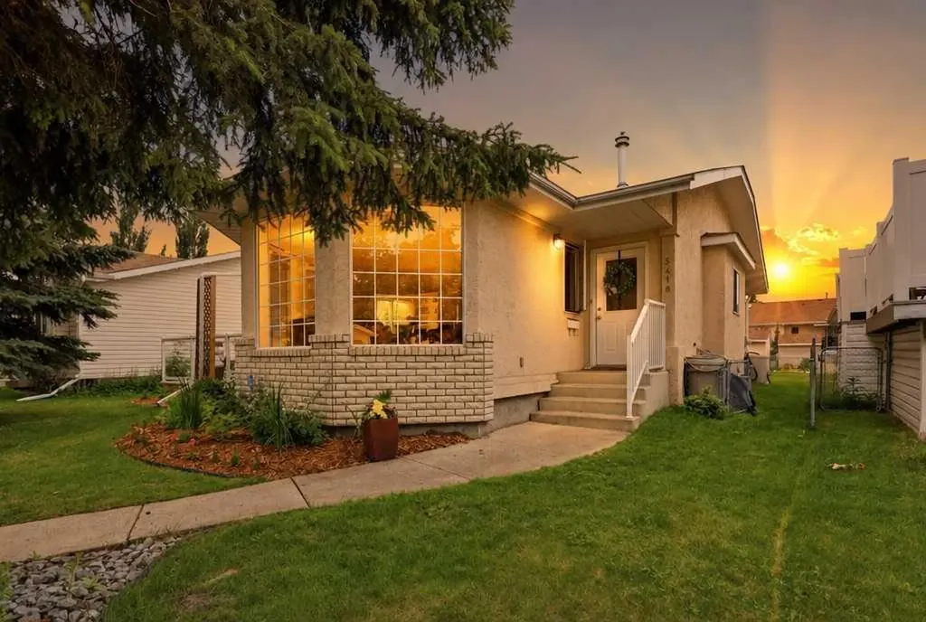 5418 46 Street Lacombe AB T4L 1H2
