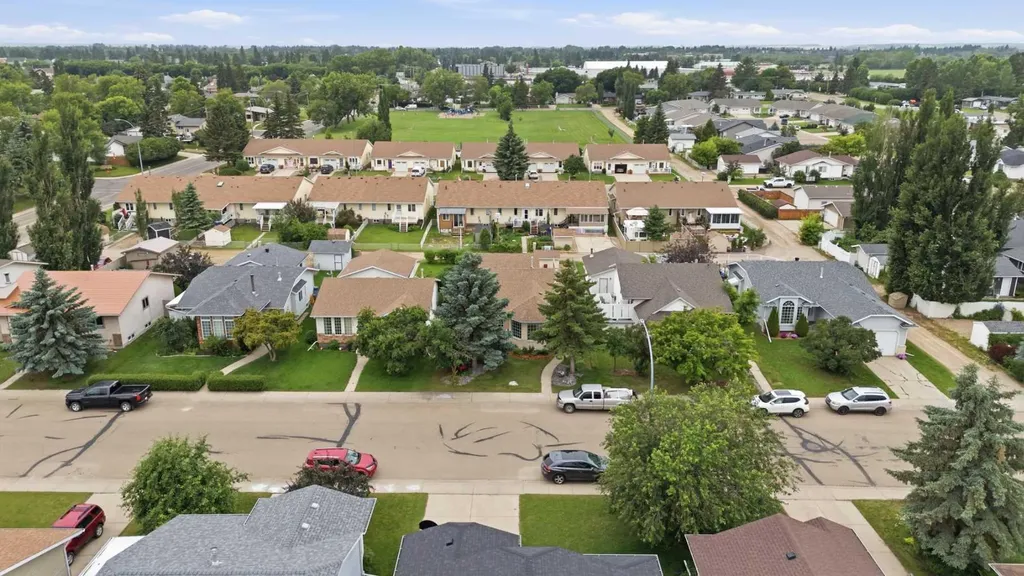 5418 46 Street Lacombe AB T4L 1H2