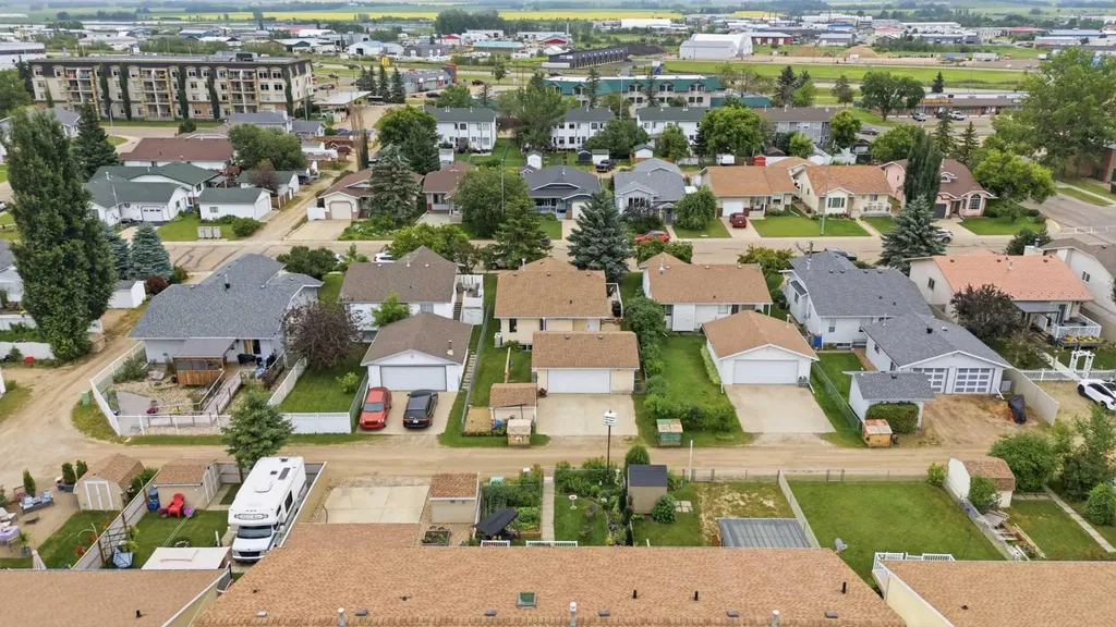 5418 46 Street Lacombe AB T4L 1H2
