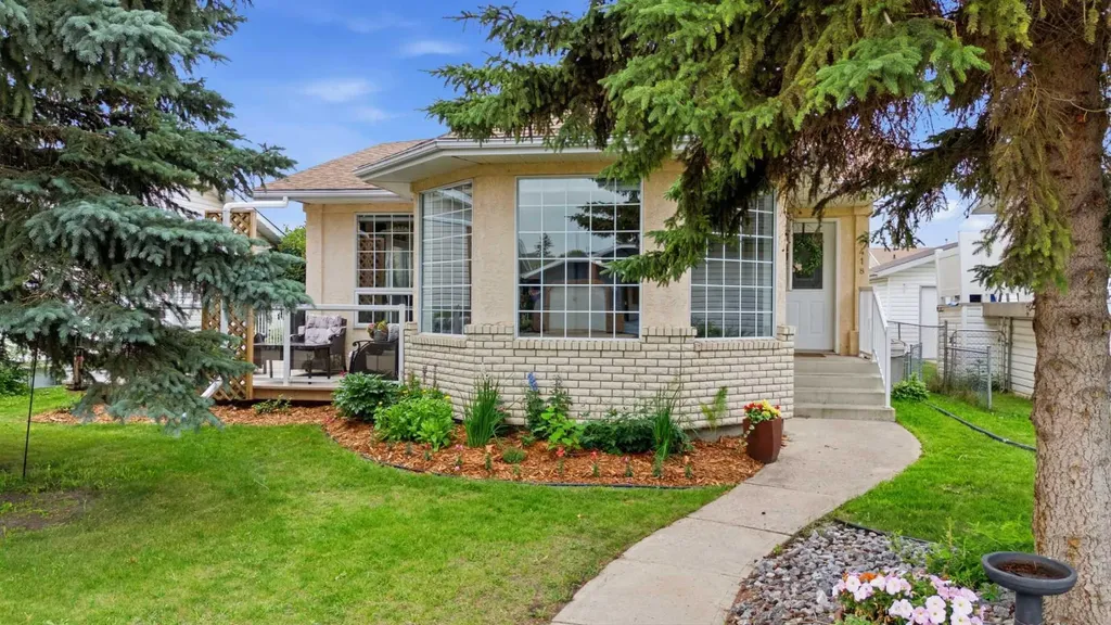 5418 46 Street Lacombe AB T4L 1H2