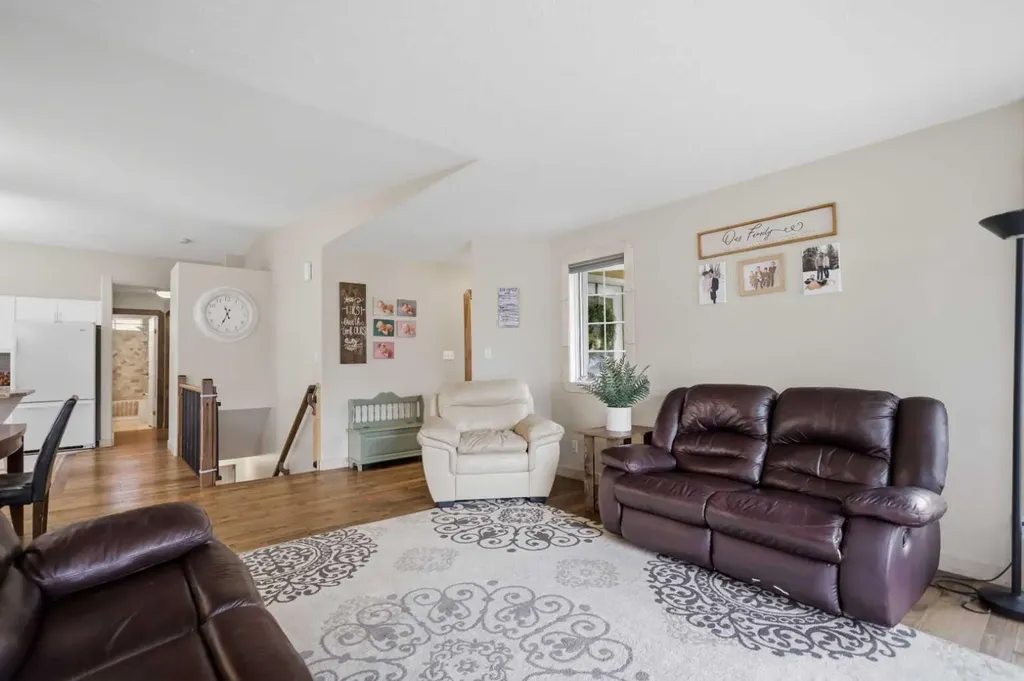 5418 46 Street Lacombe AB T4L 1H2