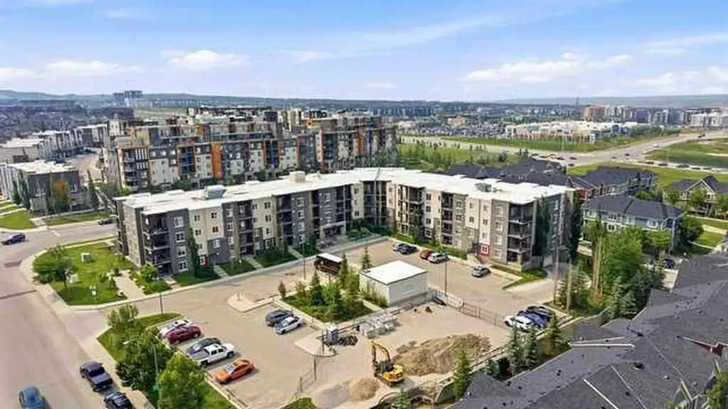 195 Kincora Glen Road NW Calgary AB L1C 3X7
