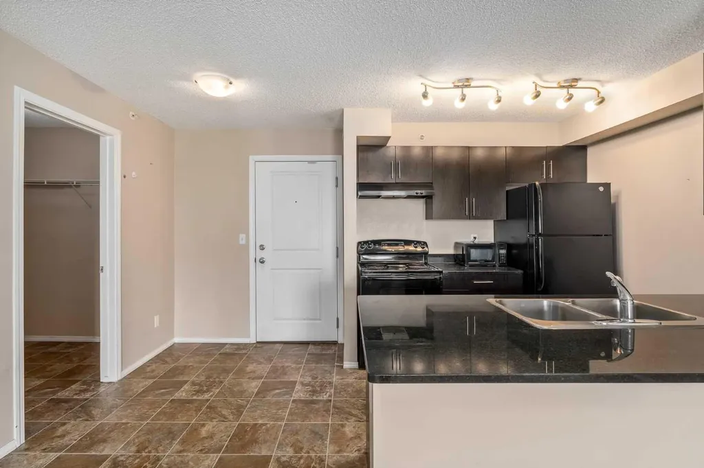 195 Kincora Glen Road NW Calgary AB T3R 0S3
