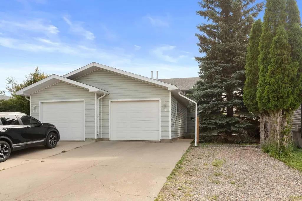 10 Main Street N Redcliff AB T0J2P0