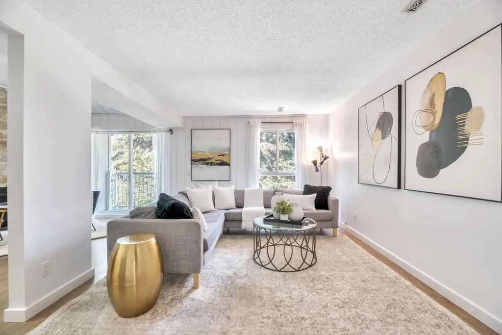 13104 Elbow Drive SW Calgary AB T2W 2P2