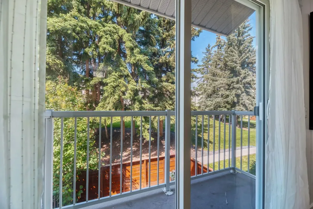 13104 Elbow Drive SW Calgary AB T2W 2P2