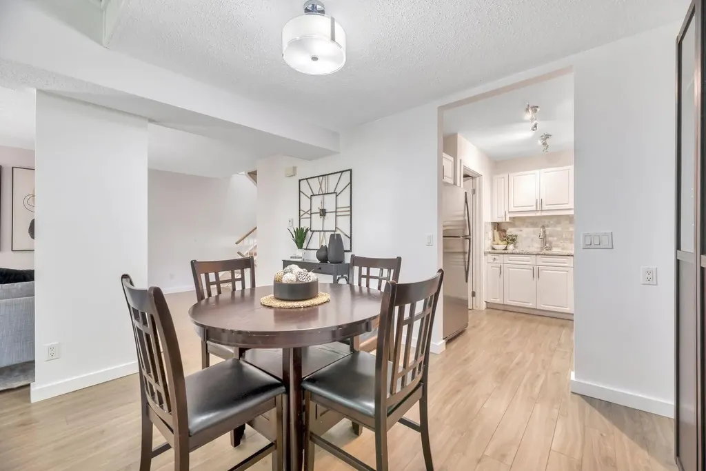 13104 Elbow Drive SW Calgary AB T2W 2P2