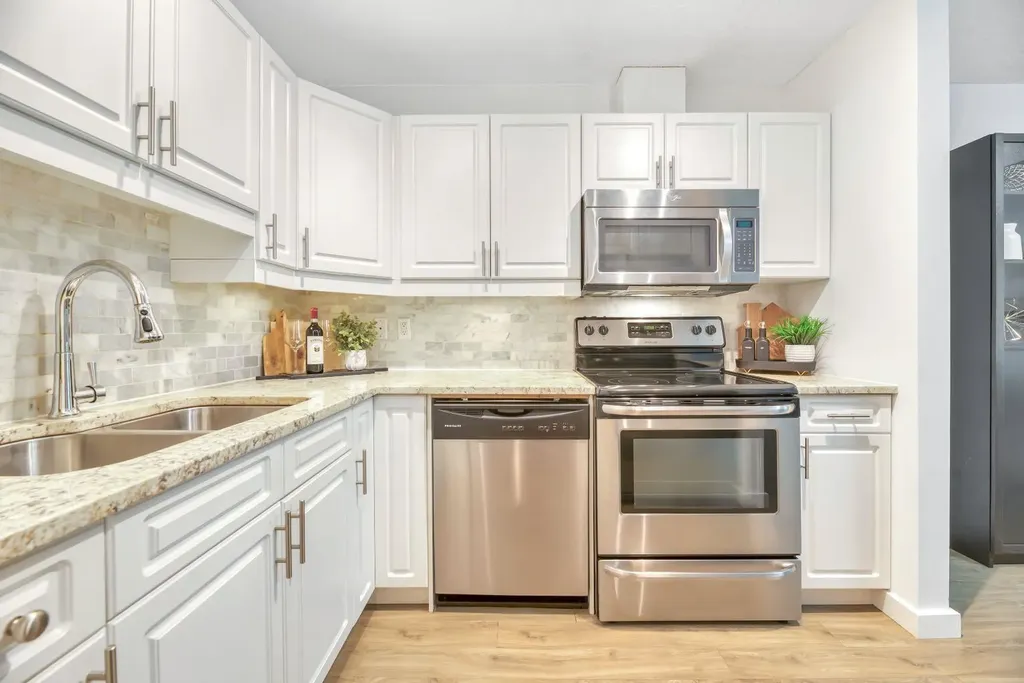 13104 Elbow Drive SW Calgary AB T2W 2P2