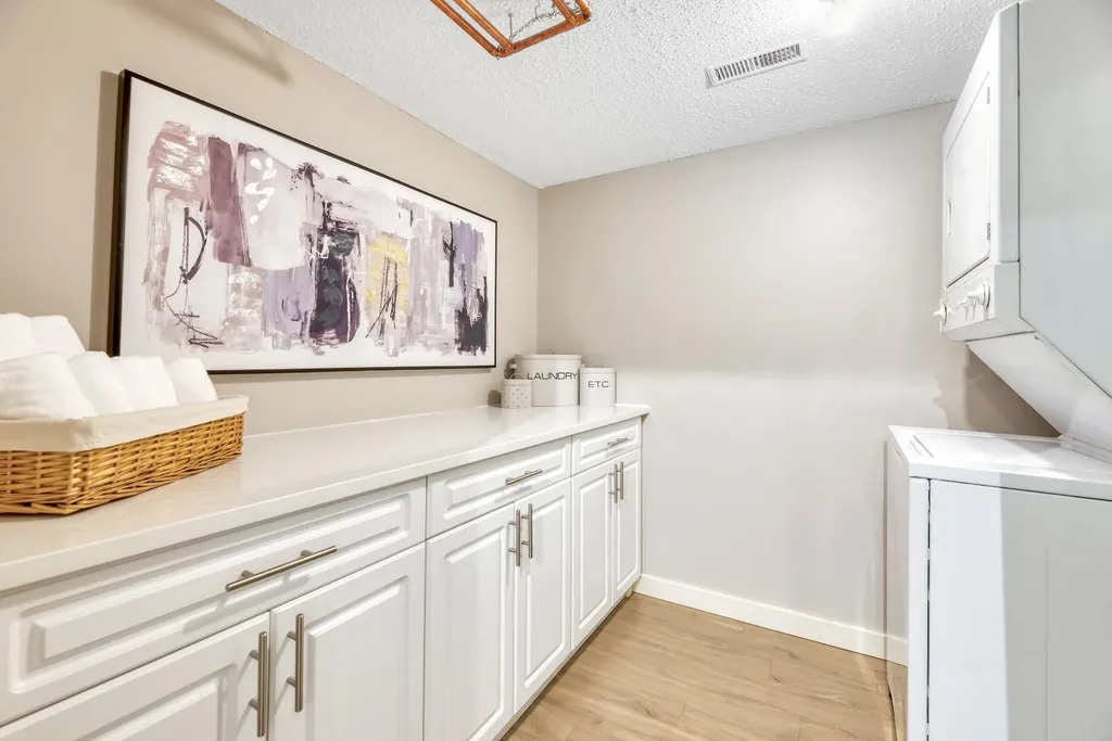 13104 Elbow Drive SW Calgary AB T2W 2P2