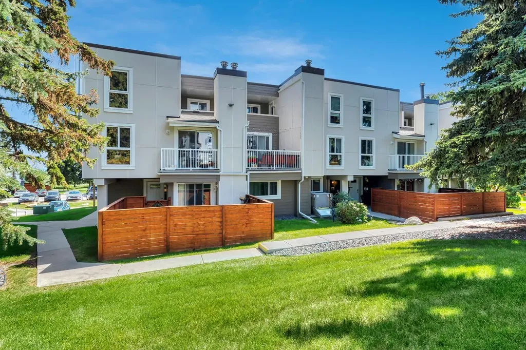 13104 Elbow Drive SW Calgary AB T2W 2P2