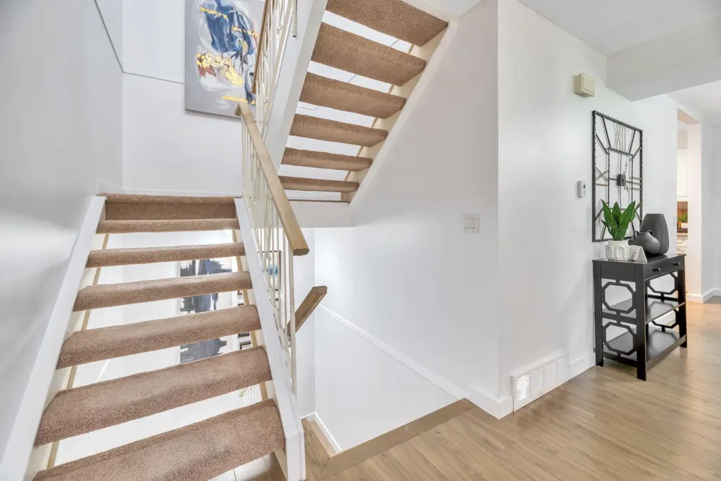 13104 Elbow Drive SW Calgary AB T2W 2P2
