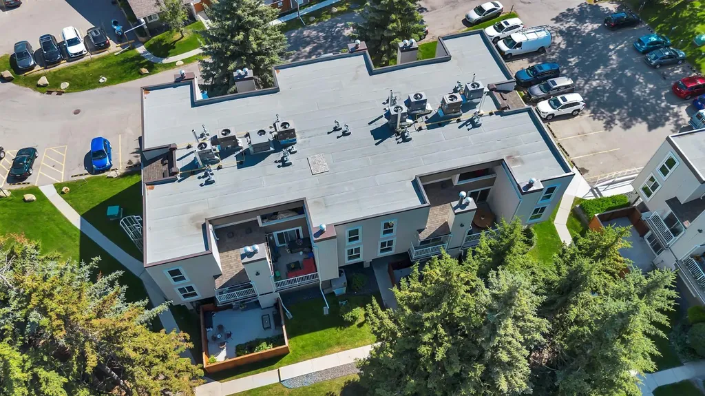 13104 Elbow Drive SW Calgary AB T2W 2P2