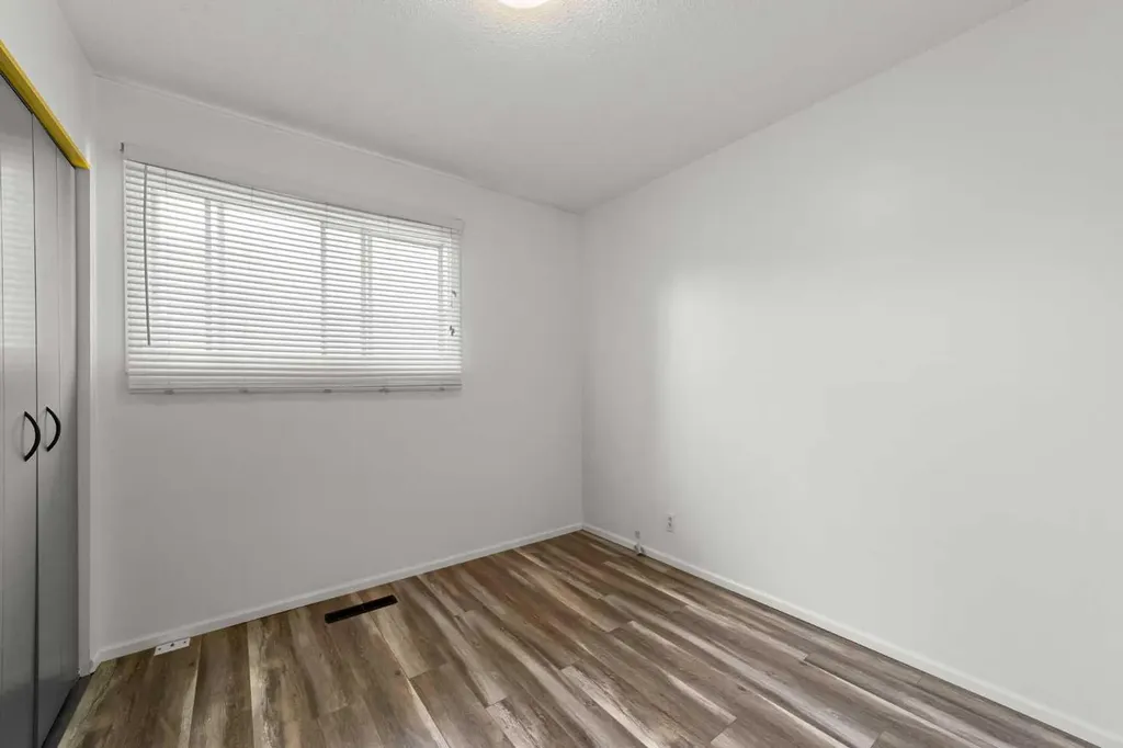 4814 49 Avenue Forestburg AB T0B 1N0