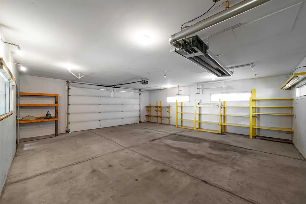 4814 49 Avenue Forestburg AB T0B 1N0