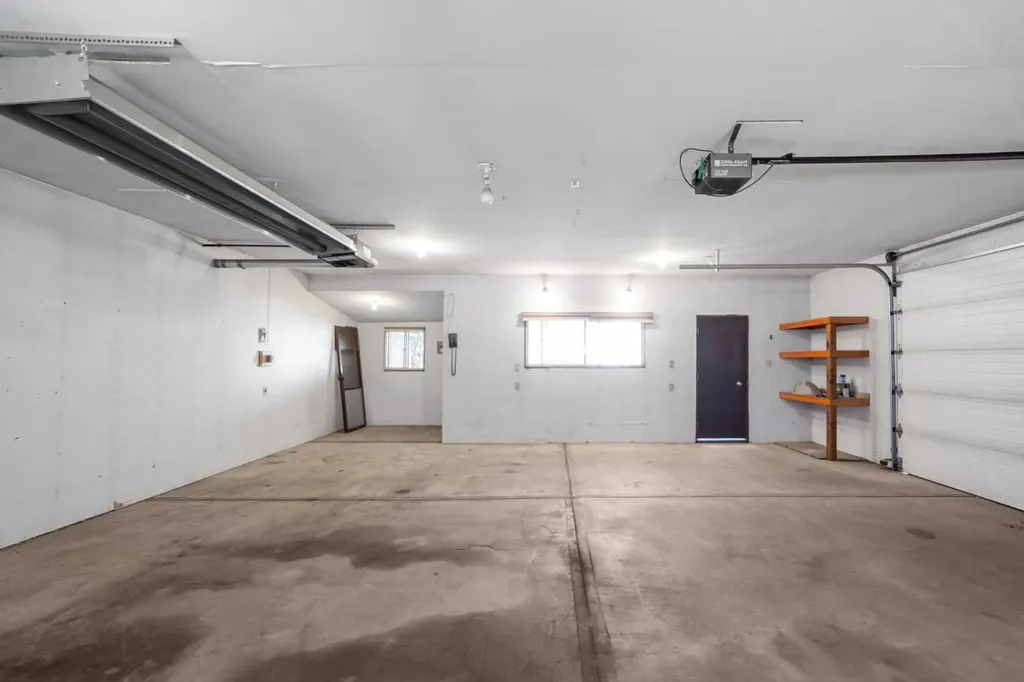 4814 49 Avenue Forestburg AB T0B 1N0