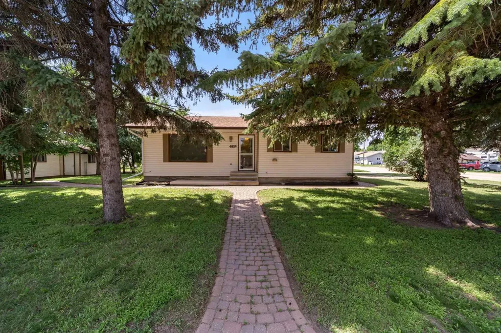 4814 49 Avenue Forestburg AB T0B 1N0