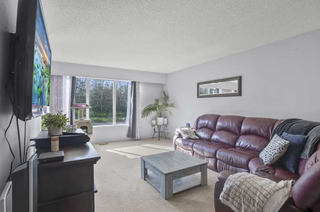 5110 Westwood Drive Blackfalds AB T0M 0J0
