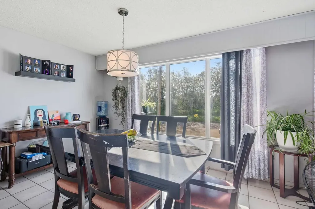 5110 Westwood Drive Blackfalds AB T0M 0J0
