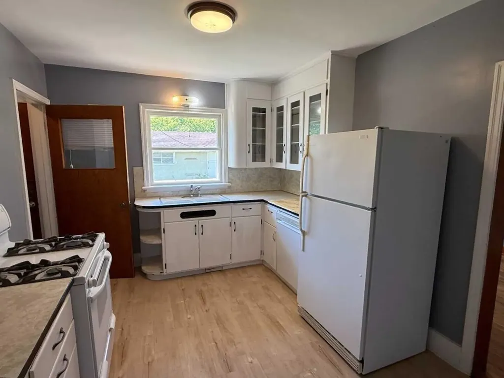 5221 51 Avenue Vermilion AB T9X 1V1