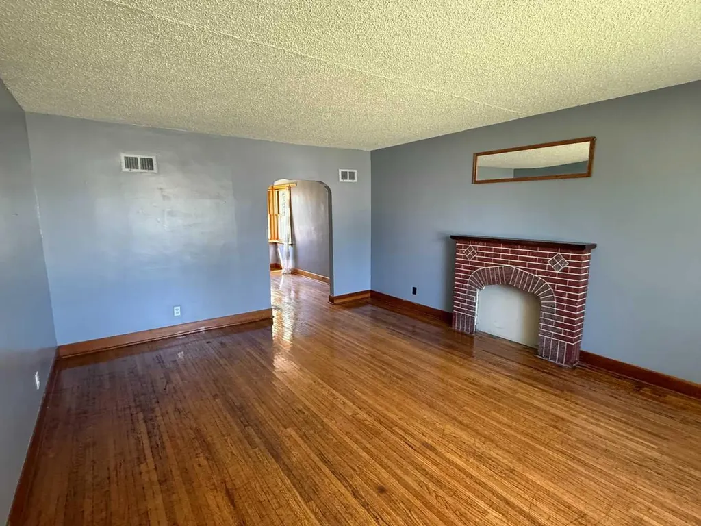 5221 51 Avenue Vermilion AB T9X 1V1