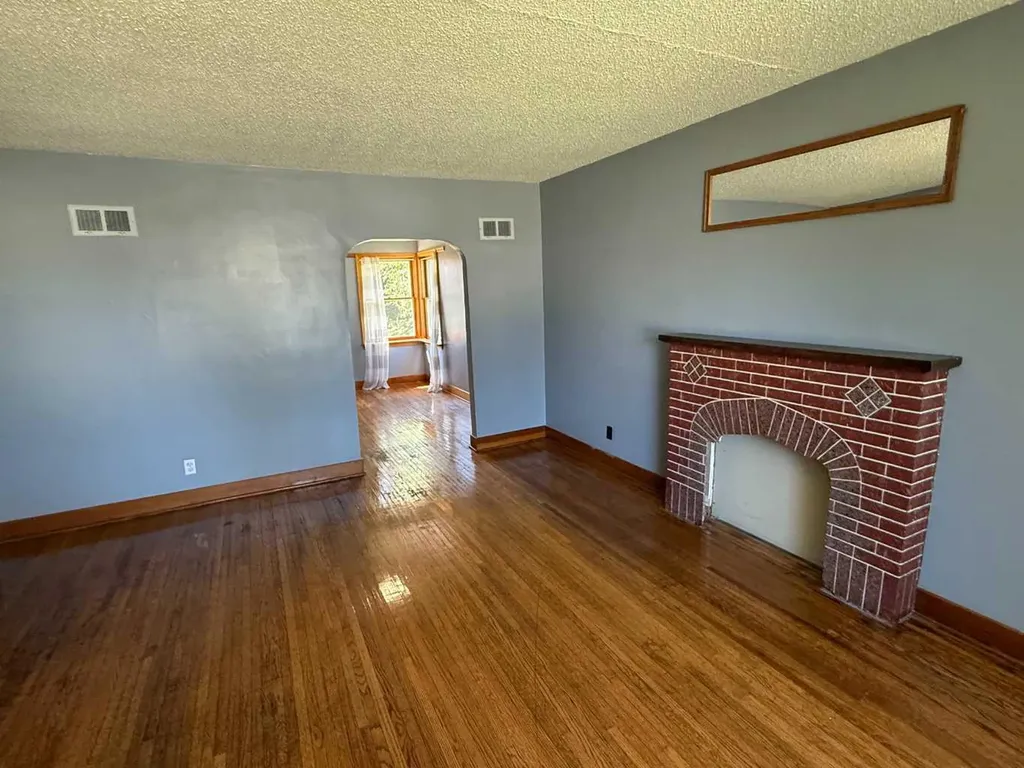5221 51 Avenue Vermilion AB T9X 1V1