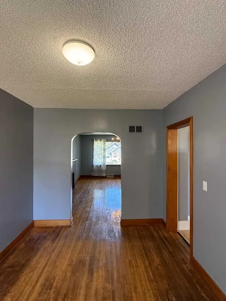 5221 51 Avenue Vermilion AB T9X 1V1