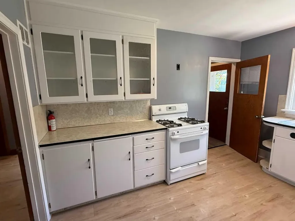 5221 51 Avenue Vermilion AB T9X 1V1