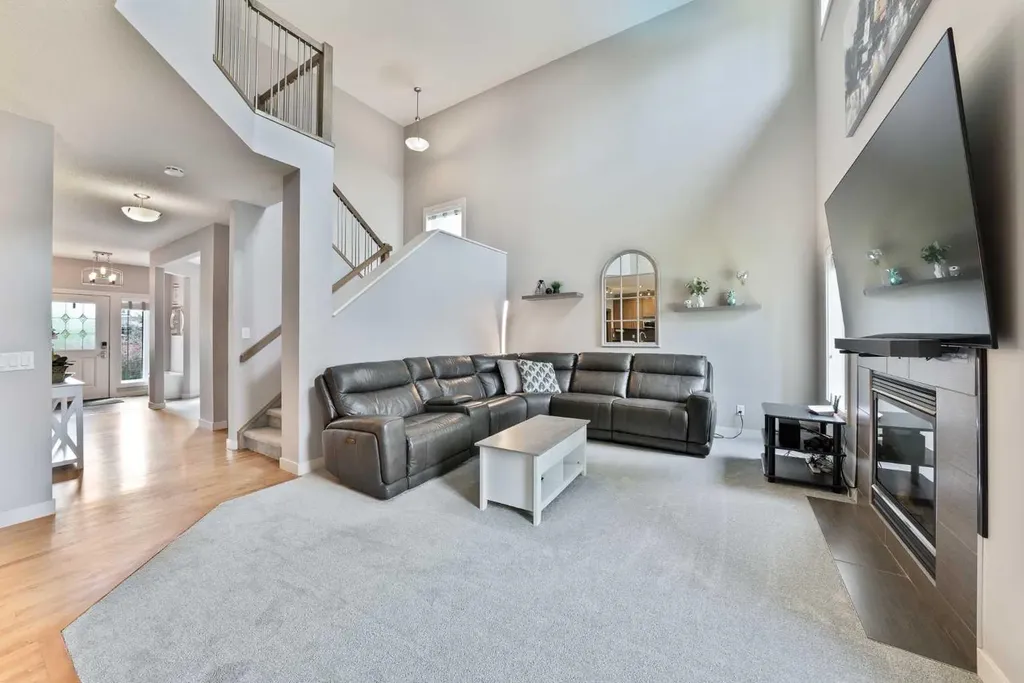 109 Seagreen Link Chestermere AB T1X 0E7