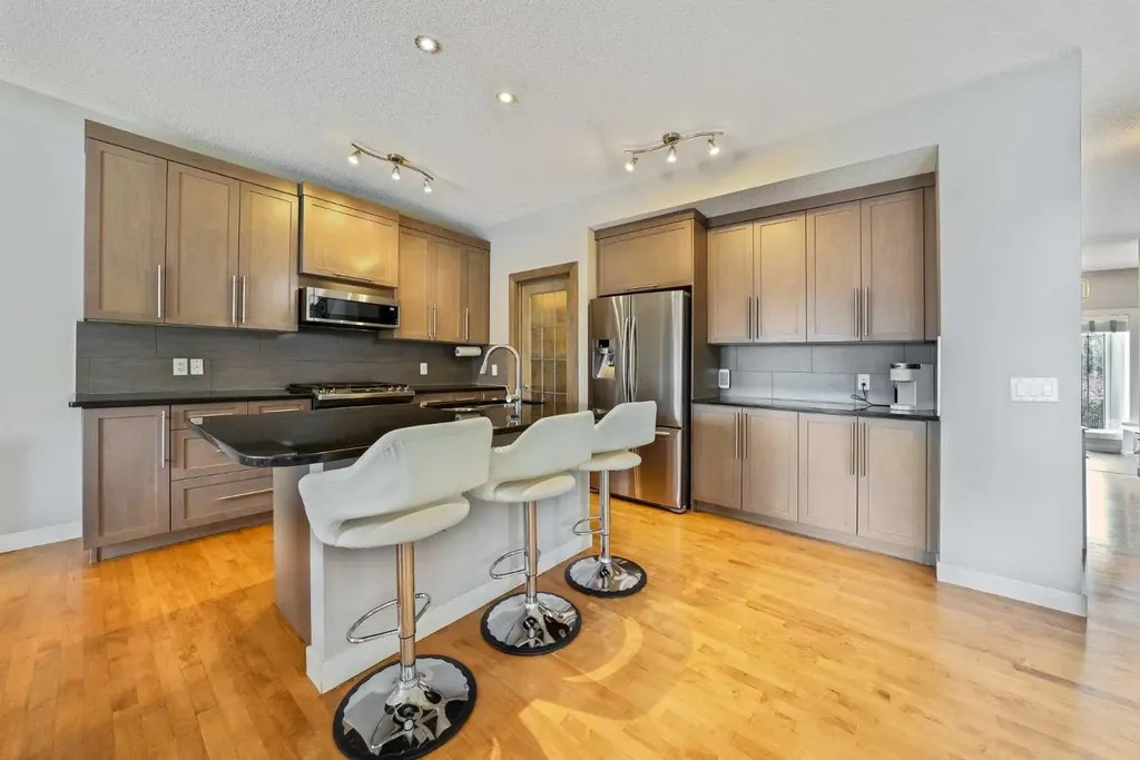 109 Seagreen Link Chestermere AB T1X 0E7