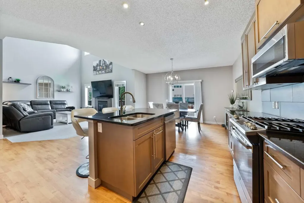 109 Seagreen Link Chestermere AB T1X 0E7