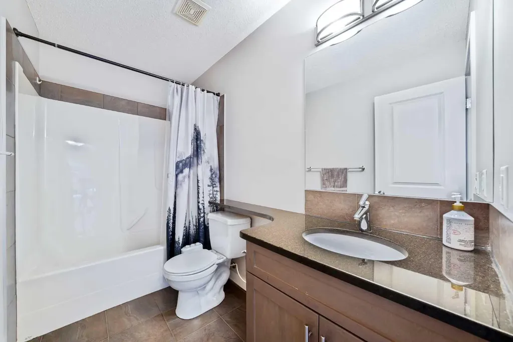 109 Seagreen Link Chestermere AB T1X 0E7
