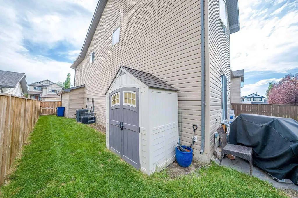 109 Seagreen Link Chestermere AB T1X 0E7