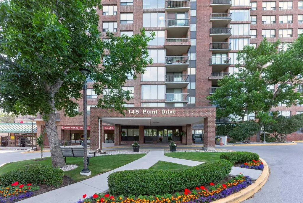 145 Point Drive NW Calgary AB T3B 4W1