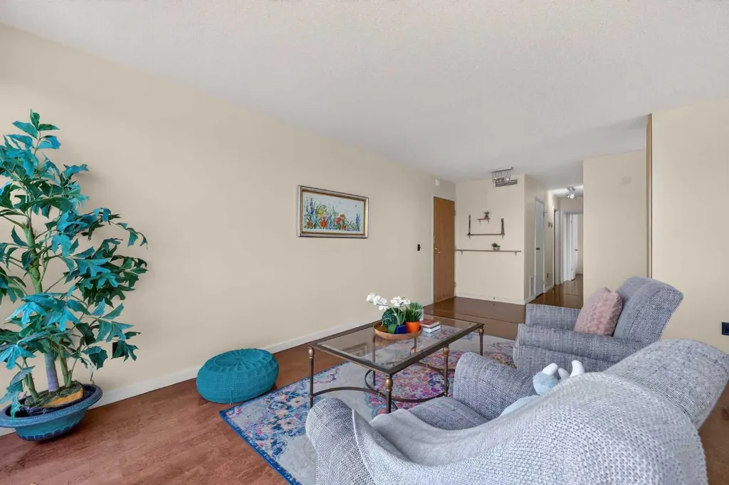 145 Point Drive NW Calgary AB T3B 4W1