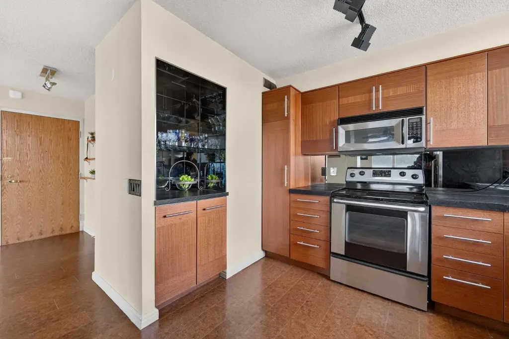 145 Point Drive NW Calgary AB T3B 4W1