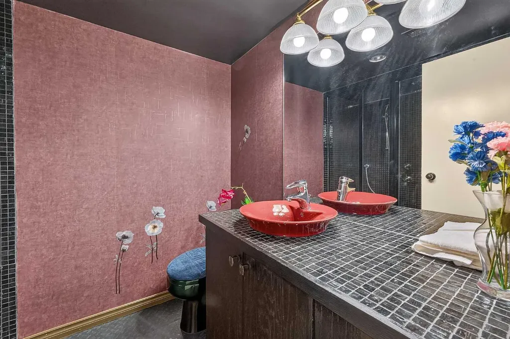 145 Point Drive NW Calgary AB T3B 4W1