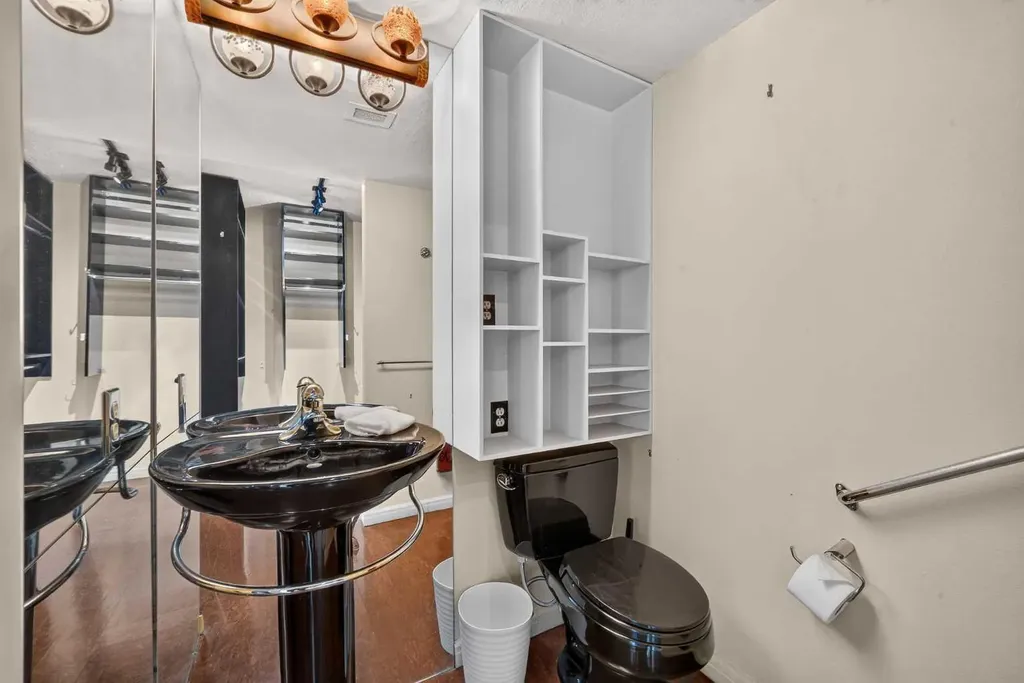 145 Point Drive NW Calgary AB T3B 4W1