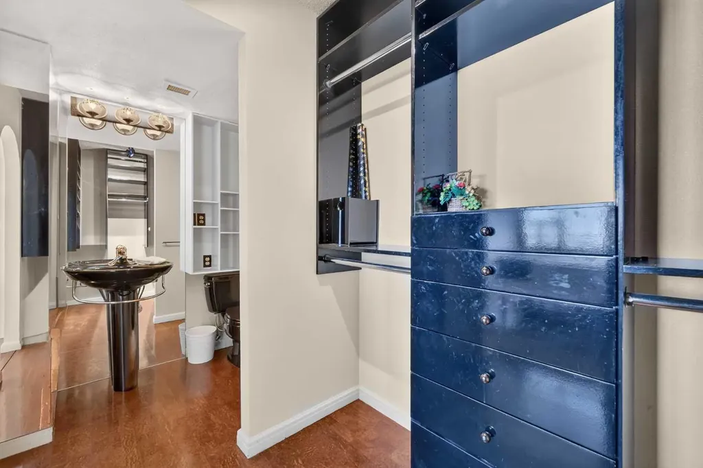 145 Point Drive NW Calgary AB T3B 4W1