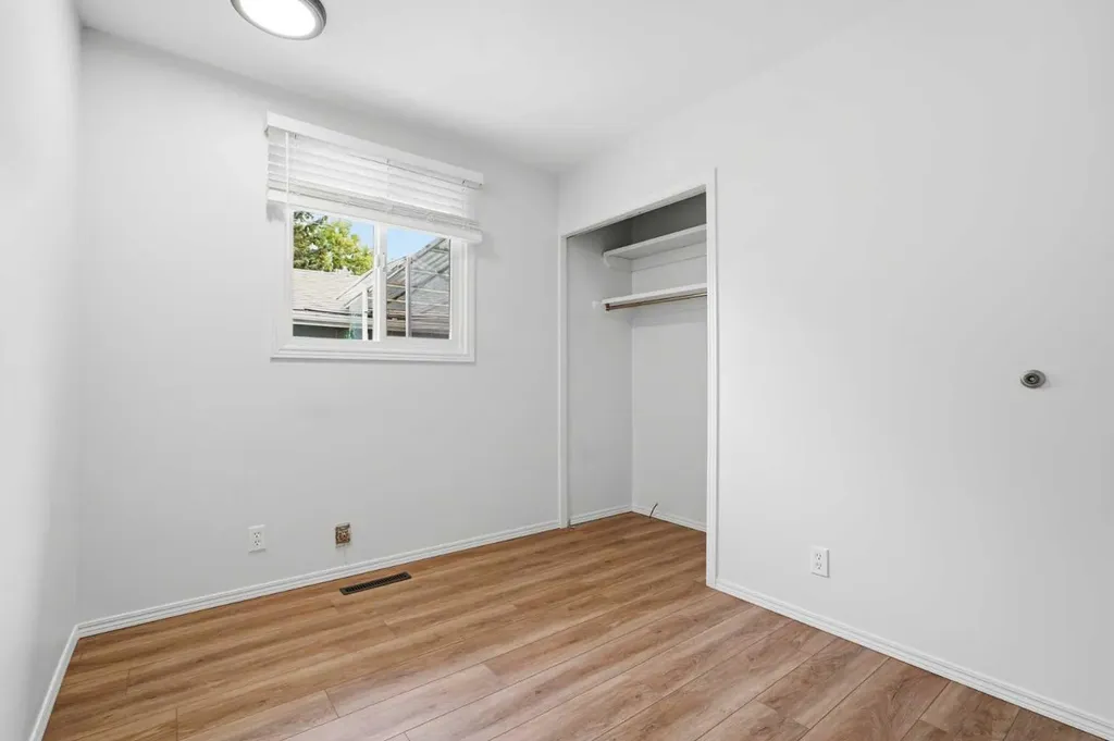 23 Fairway Avenue Red Deer AB T4N 4Y8