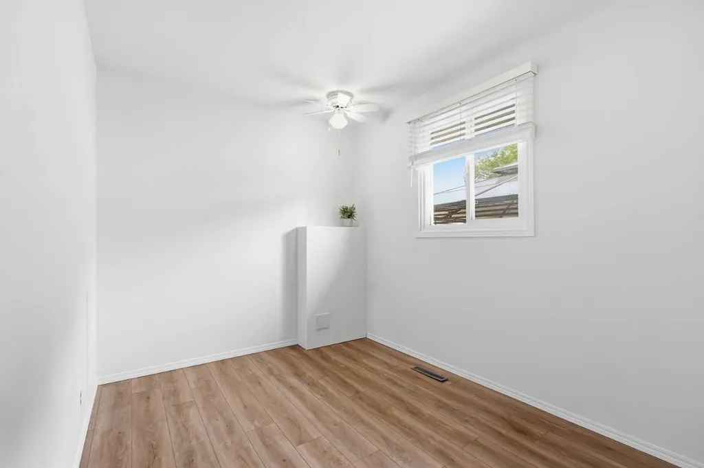23 Fairway Avenue Red Deer AB T4N 4Y8