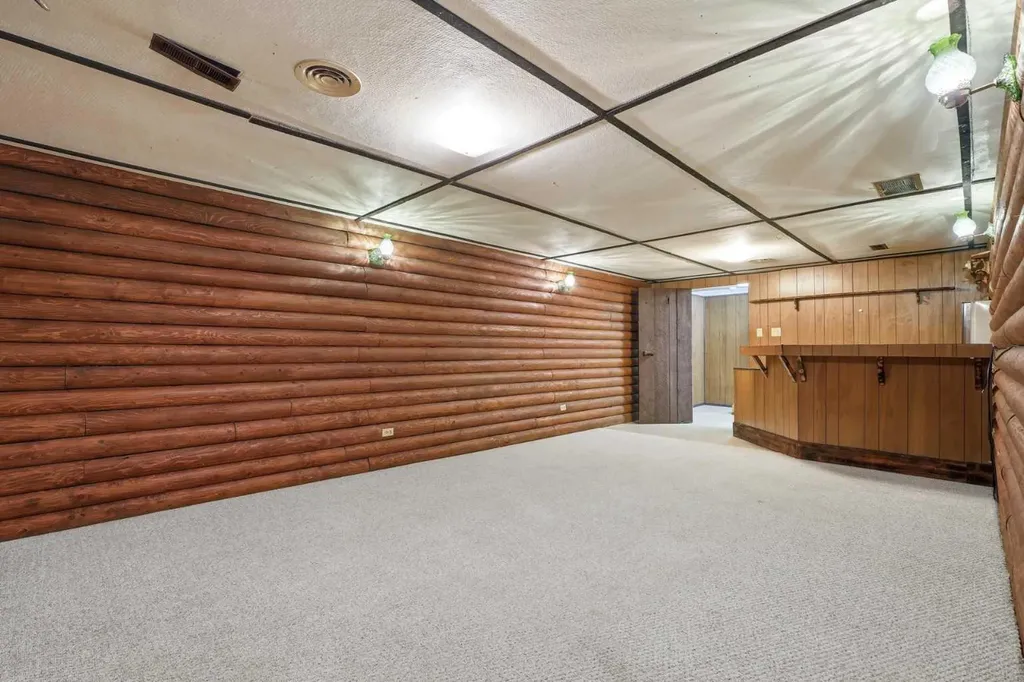 23 Fairway Avenue Red Deer AB T4N 4Y8