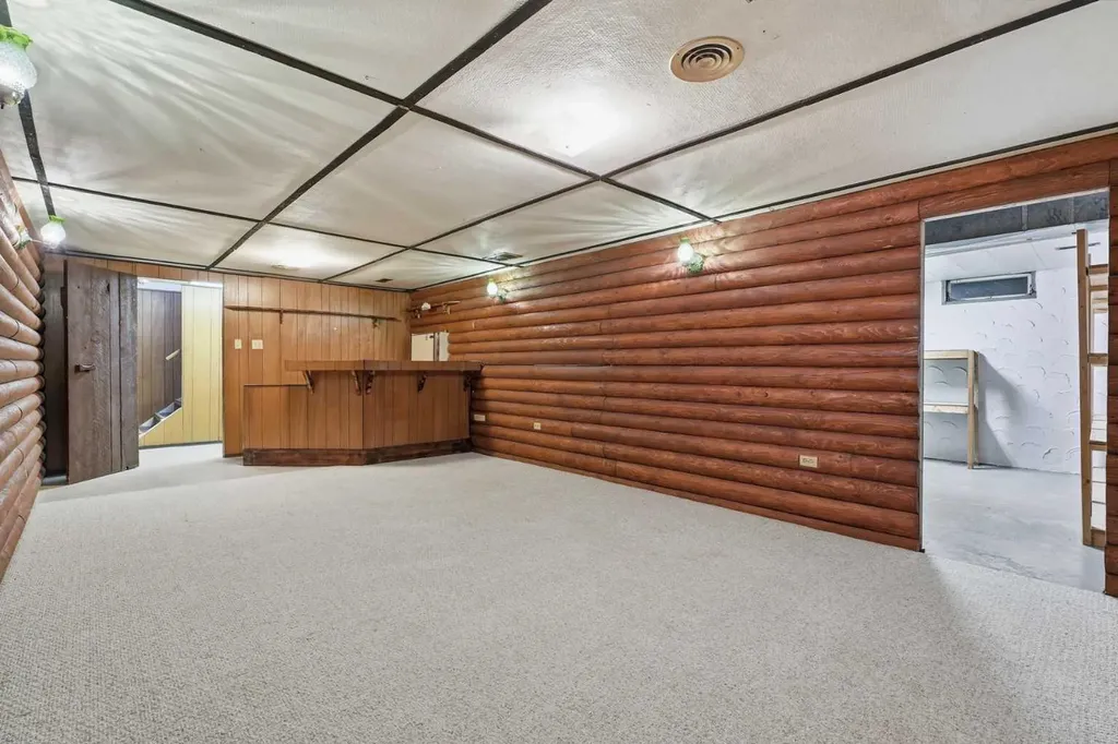 23 Fairway Avenue Red Deer AB T4N 4Y8